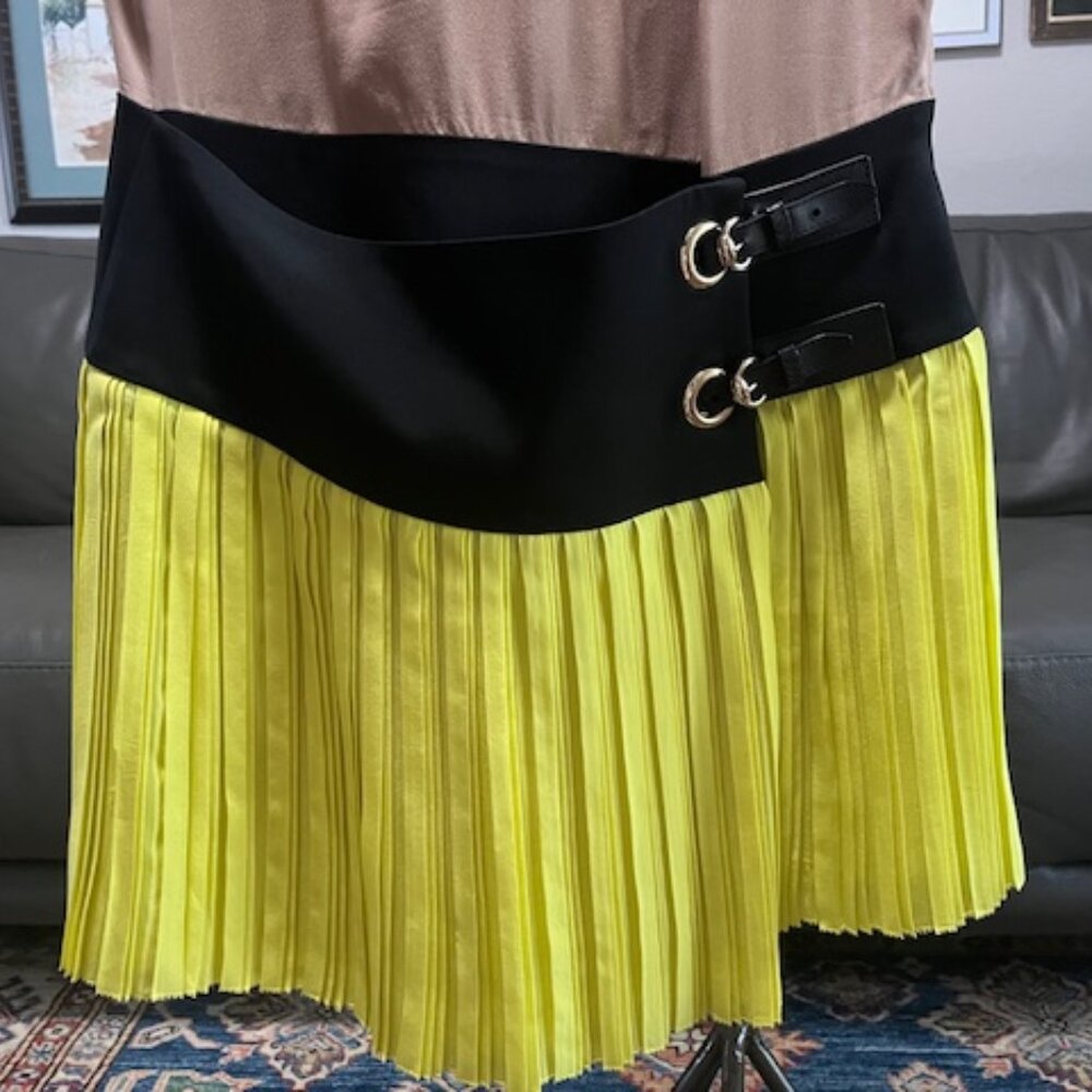Gucci Silk Crepe Pleated Leather Buckled Dress IT 40 - Picture 3 of 7